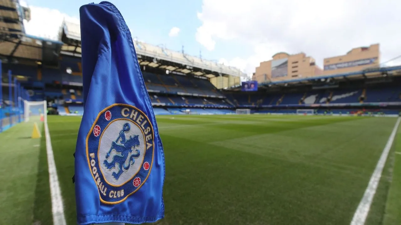 تشيلسي وشقيقه الفرنسي يضعان “مخطط الهروب” من عقوبة “يويفا”